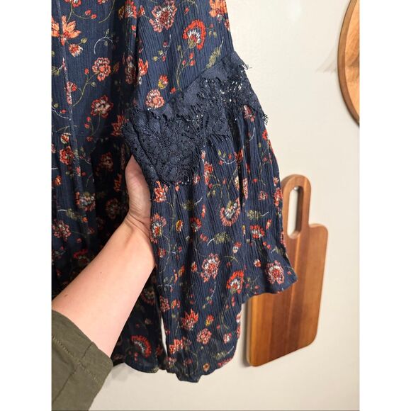Hollister kimono sleeve floral lace detail tie front blouse size Small - Picture 3 of 5